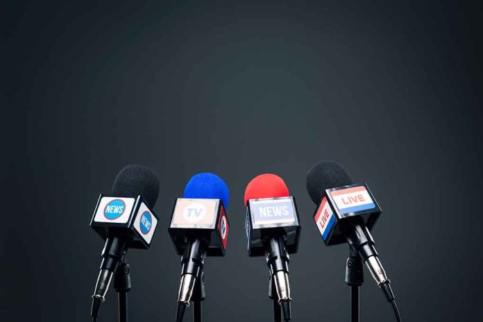 1835618461 featured image Four microphones in a row for broadcasting