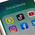 Smartphone screen showing social media app icons